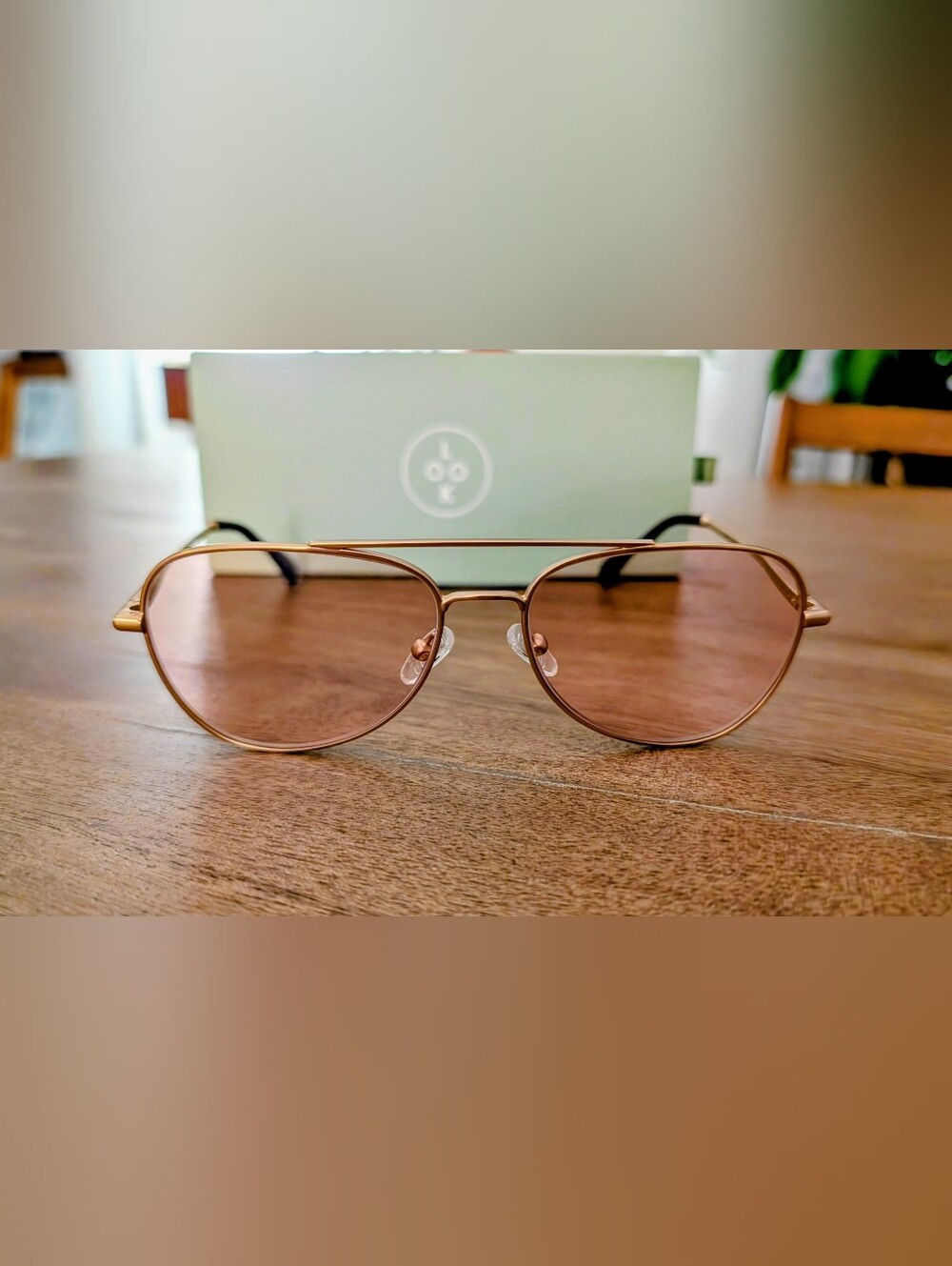 LOOK Optic Cooper Aviator, Progressive Pink Tint Lenses 2.50 in Rose Gold Frames - Picture 2 of 4